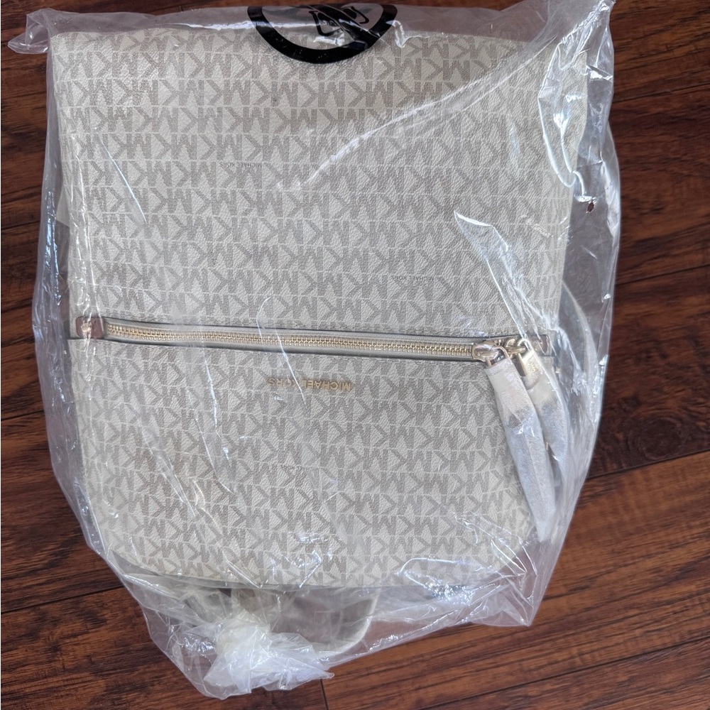 NWT Michael Kors Rhea Zip Medium Slim Backpack - Picture 11 of 11